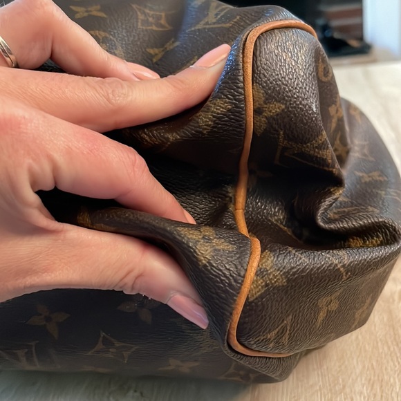 Louis Vuitton Monogram Speedy 30 - Picture 7 of 17